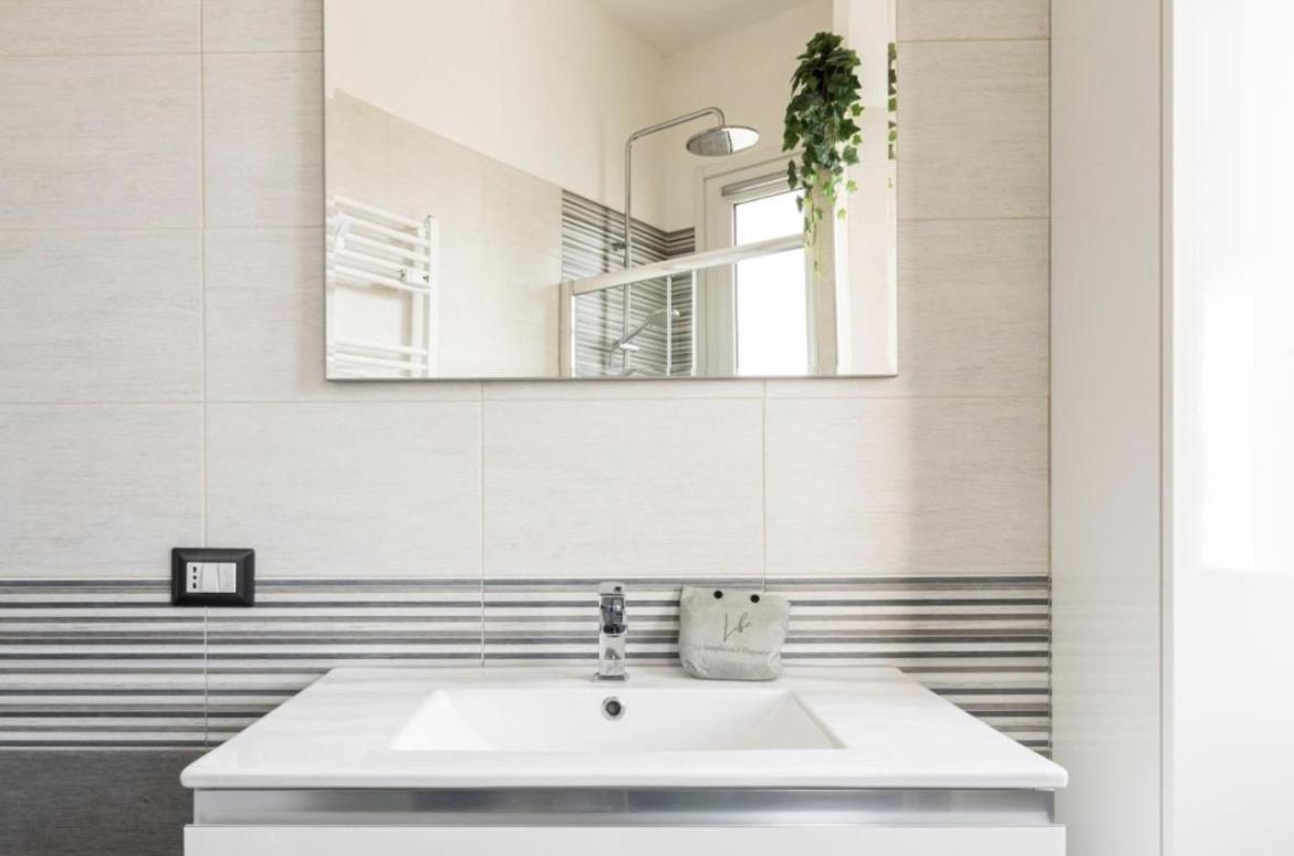 Luxury Apartment In Prada District Near Mm Brenta & Milan Center - Ideal For Business Profiles Экстерьер фото